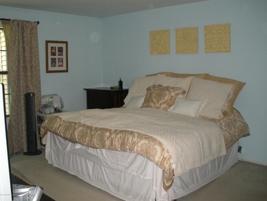 255 Grassmere Ct, Matawan, NJ 07747 - photo 5