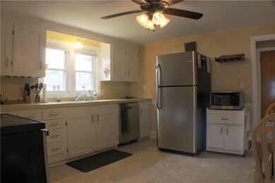15 Amsterdam Ave, Warwick, RI 02889 - photo 4