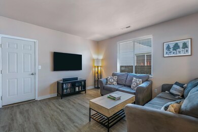 62597 Hawkview Rd, Bend, OR 97701 - photo 7