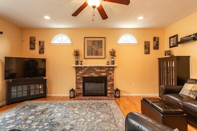 17 Farrier Way, Plainville, MA 02762 - photo 5