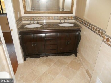 3737A Madison Ln unit A, Falls Church, VA 22041 - photo 5