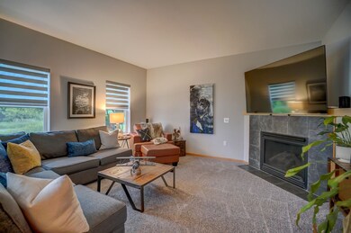 2842 Big Bluestem Pkwy, Fitchburg, WI 53711 - photo 3