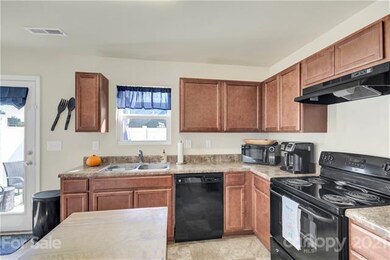 803 Chevelle Dr, Statesville, NC 28677 - photo 4