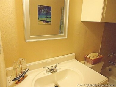 6120 S Madison Place unit B, Tulsa, OK 74136 - photo 7