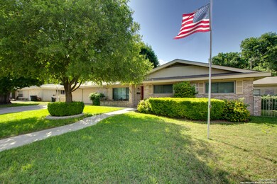 1222 E Common St, New Braunfels, TX 78130 - photo 7