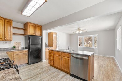 1710 Parker St, Cedar Falls, IA 50613 - photo 7