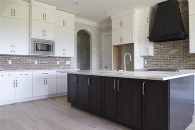 Huge Kitchen that is open to the great room. Quart