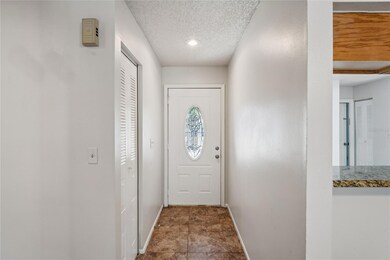 11321 Blackbark Dr, Riverview, FL 33579 - photo 3