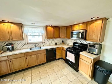 880 N Church St, Hazleton, PA 18201 - photo 7