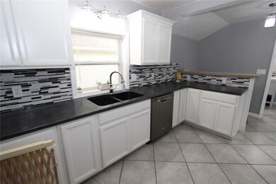 2705 Shelby Ave, Mattoon, IL 61938 - photo 6