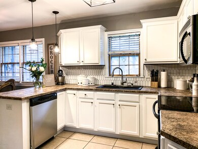 7315 Mayrow Dr, Louisville, KY 40291 - photo 7