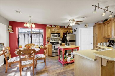 Dining & kitchen