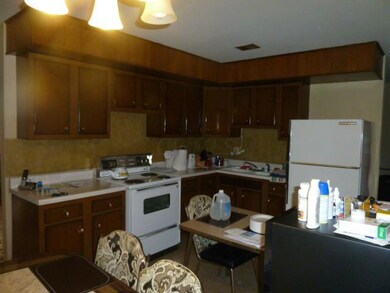 2645 N Court St, Circleville, OH 43113 - photo 5