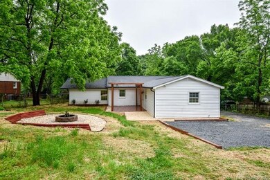 3601 Chapelwood Dr, Gastonia, NC 28052 - photo 4