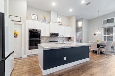 Kitchen with large island