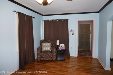 556 Brookland Blvd, Lansing, MI 48910 - photo 4