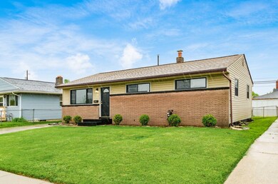 4155 Dixie Ct, Columbus, OH 43228 - photo 2