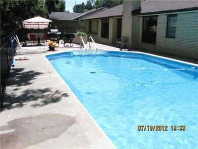 Swimming Pool/Hot Tub/Sauna.