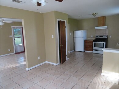 7207A Meadowgreen Ln unit A, Needville, TX 77461 - photo 5