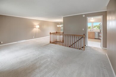 2325 W Carriage Ln, Peoria, IL 61614 - photo 2