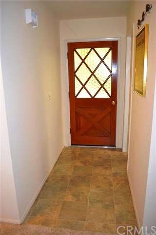 The home even has a nice entryway!