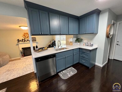 5137 SW 32nd St, Topeka, KS 66614 - photo 3