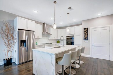 751N6thStreet_Hommati102-2