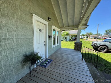 929 E Walnut St, Cushing, OK 74023 - photo 4