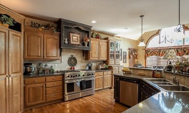 6009 Charlotte Ct, Shawnee, KS 66216 - photo 5