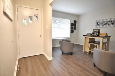 301 Christina Ln, Friendswood, TX 77546 - photo 4