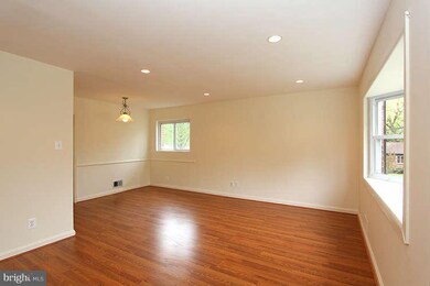 13201 Justice Rd, Rockville, MD 20853 - photo 2