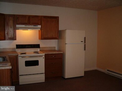 448 S Washington St unit 3, Berkeley Springs, WV 25411 - photo 5