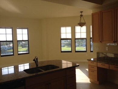 Kitchen to breakfast / dining area