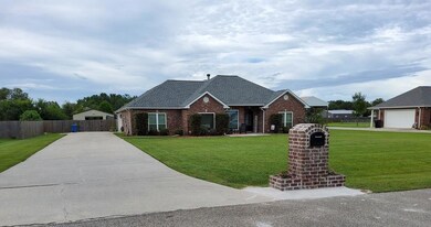 92 Navajo Dr, Picayune, MS 39466 - photo 2