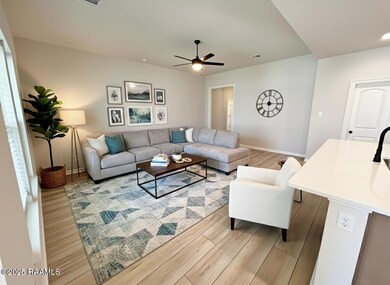 111 Wickham St, Lafayette, LA 70507 - photo 2