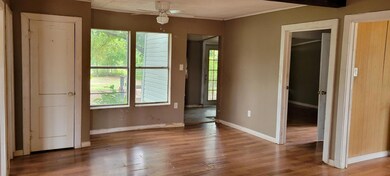 600 Water St, Whitesboro, TX 76273 - photo 3