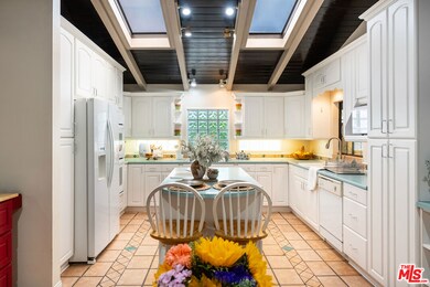 5044 Calderon Rd, Woodland Hills, CA 91364 - photo 7