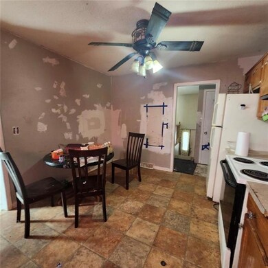 304 Highland Rd, Lansing, KS 66043 - photo 5