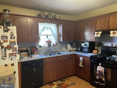 29 Buckingham Dr, Chambersburg, PA 17201 - photo 2