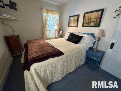 1202 Sherwood Eddy Dr, Jacksonville, IL 62650 - photo 4