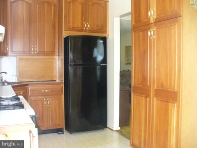 9729 Conmar Rd, Middle River, MD 21220 - photo 4