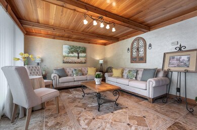 5711 E Manslick Rd, Louisville, KY 40219 - photo 6