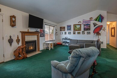 2018 NW Ivy Ave, Redmond, OR 97756 - photo 5