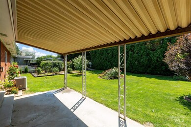 1415 E Sherman Ave, Nampa, ID 83686 - photo 3