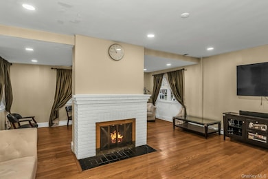 55 Willow St, Garden City, NY 11530 - photo 6