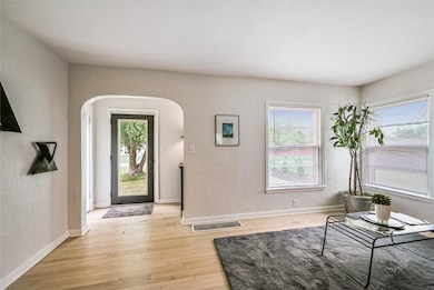 1047 27th St NE, Cedar Rapids, IA 52402 - photo 2