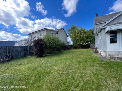 142 Carleton Ave, Hazleton, PA 18201 - photo 7