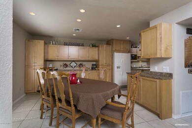 Eat-In Kitchen