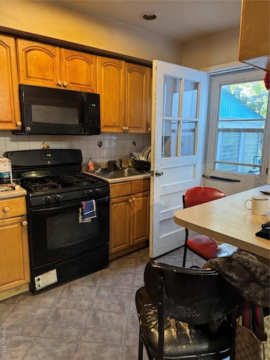 98 Clinton Ave, New Rochelle, NY 10801 - photo 5