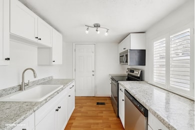 51 Bellevue Ave, Dracut, MA 01826 - photo 5